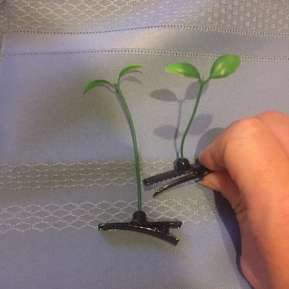 🌱Awesome Set of two cute unisex sprout clips 🌱 - Picture 5 of 7
